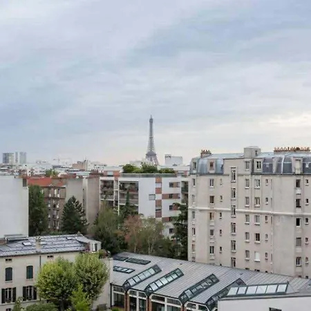 Celine 6 Modern With Eiffel Tower View, Apartmán